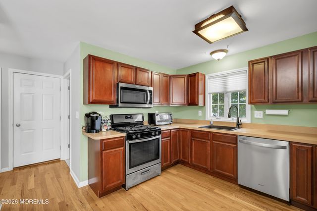 4 Wood Avenue, Middletown, NJ 07758
