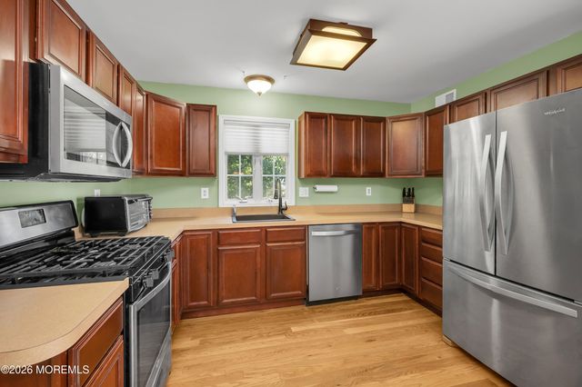 4 Wood Avenue, Middletown, NJ 07758