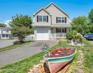 4 Wood Avenue, Middletown, NJ 07758