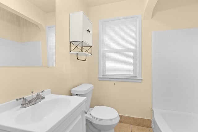 19990 Pinehurst Street, Detroit, MI 48221