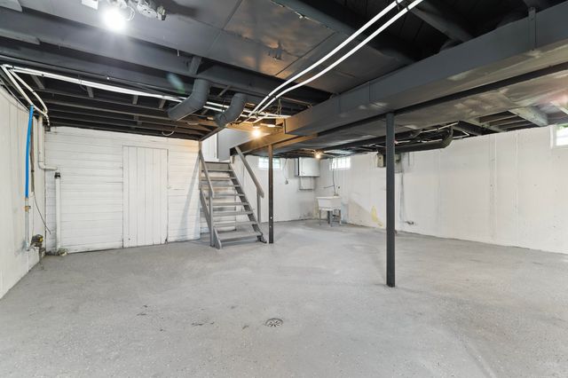 19990 Pinehurst Street, Detroit, MI 48221