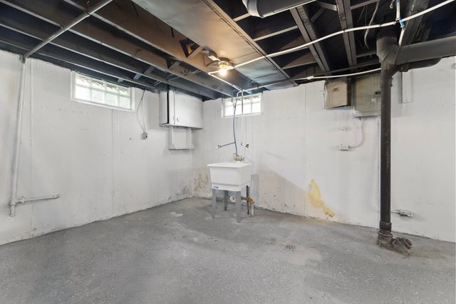 19990 Pinehurst Street, Detroit, MI 48221