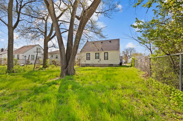 19990 Pinehurst Street, Detroit, MI 48221