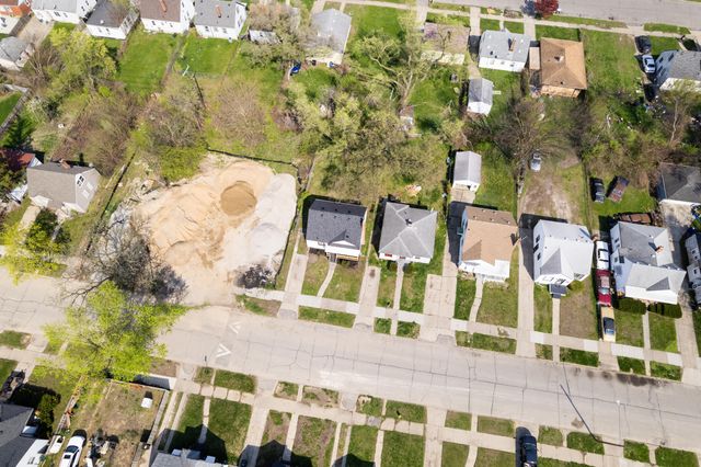 19990 Pinehurst Street, Detroit, MI 48221