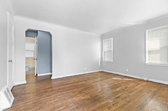 19990 Pinehurst Street, Detroit, MI 48221