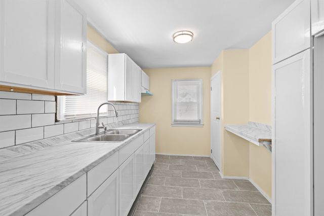 19990 Pinehurst Street, Detroit, MI 48221