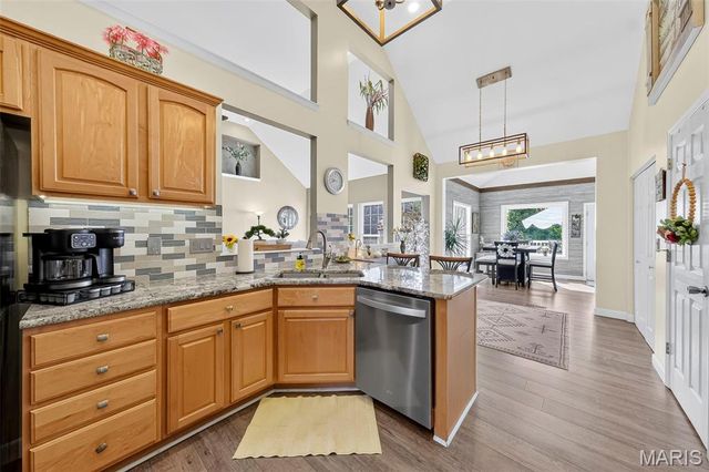 224 Bennington Drive, Troy, MO 63379