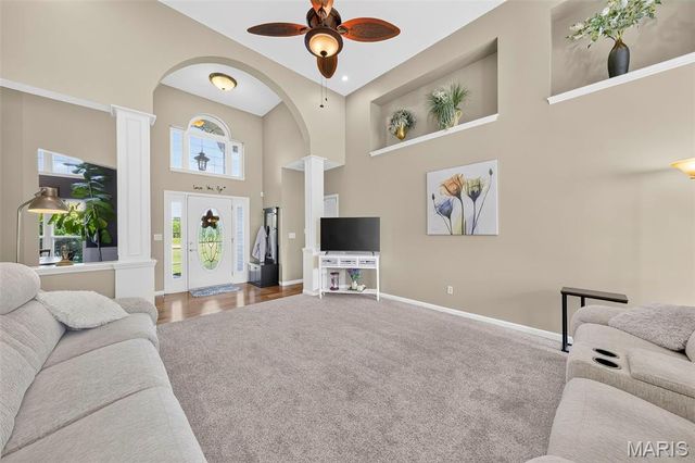 224 Bennington Drive, Troy, MO 63379