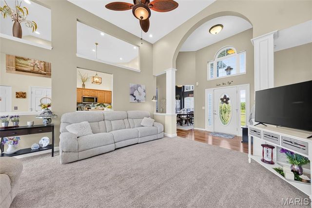 224 Bennington Drive, Troy, MO 63379