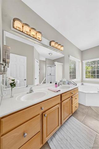 224 Bennington Drive, Troy, MO 63379