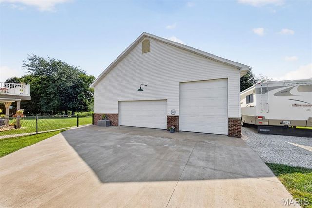 224 Bennington Drive, Troy, MO 63379