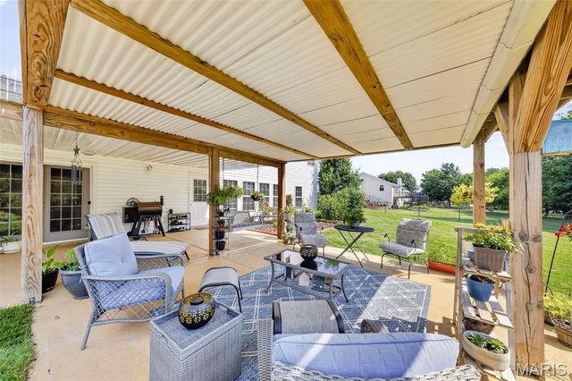 224 Bennington Drive, Troy, MO 63379
