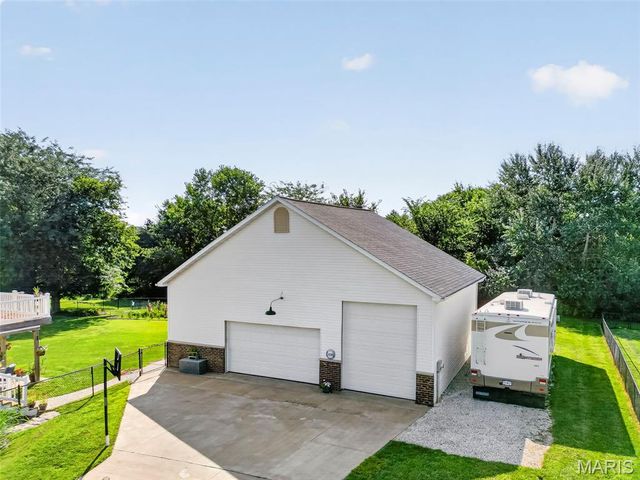 224 Bennington Drive, Troy, MO 63379