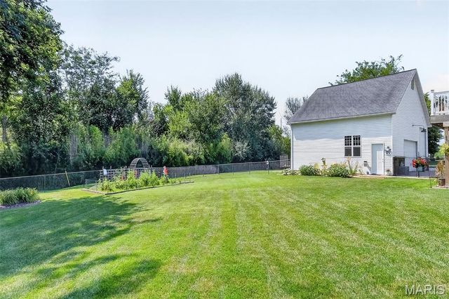 224 Bennington Drive, Troy, MO 63379