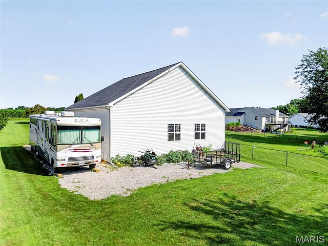 224 Bennington Drive, Troy, MO 63379