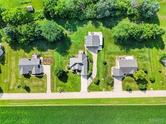 224 Bennington Drive, Troy, MO 63379