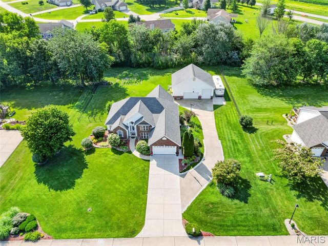 224 Bennington Drive, Troy, MO 63379