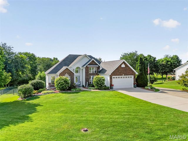 224 Bennington Drive, Troy, MO 63379