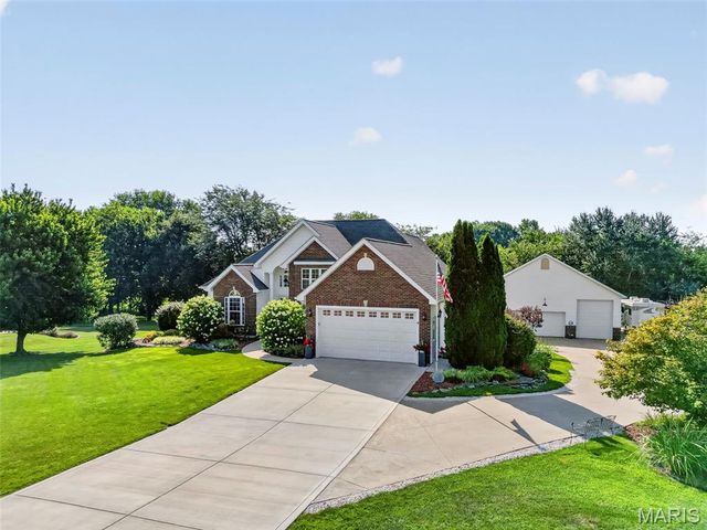 224 Bennington Drive, Troy, MO 63379