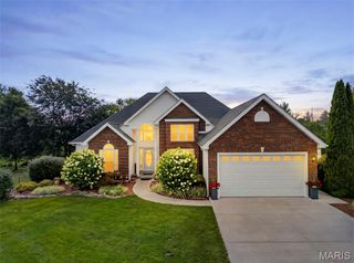 224 Bennington Drive, Troy, MO 63379