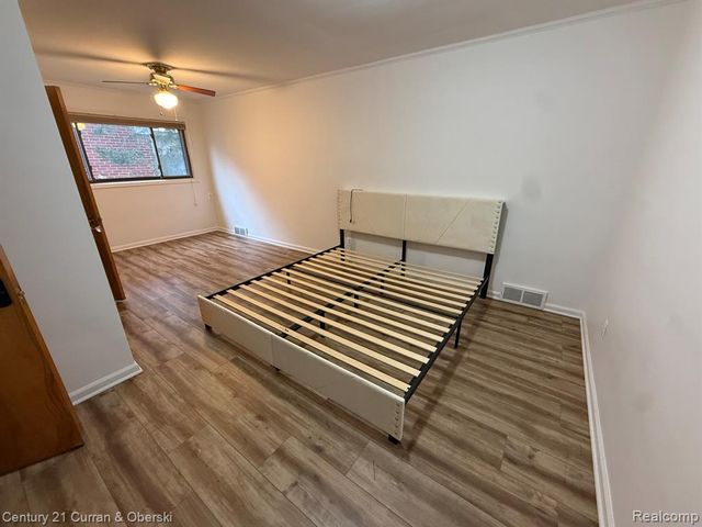 2210 Nightingale Street, Dearborn, MI 48128