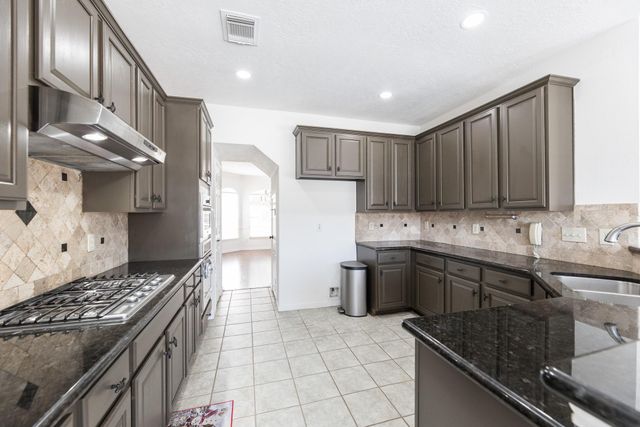 15422 Downford Drive, Tomball, TX 77377