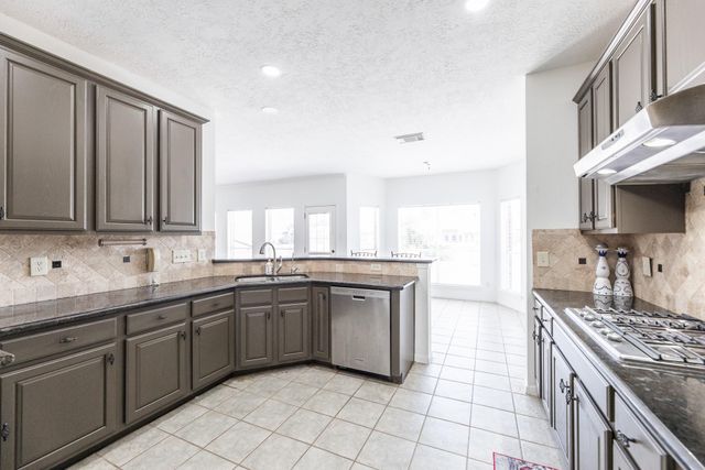 15422 Downford Drive, Tomball, TX 77377