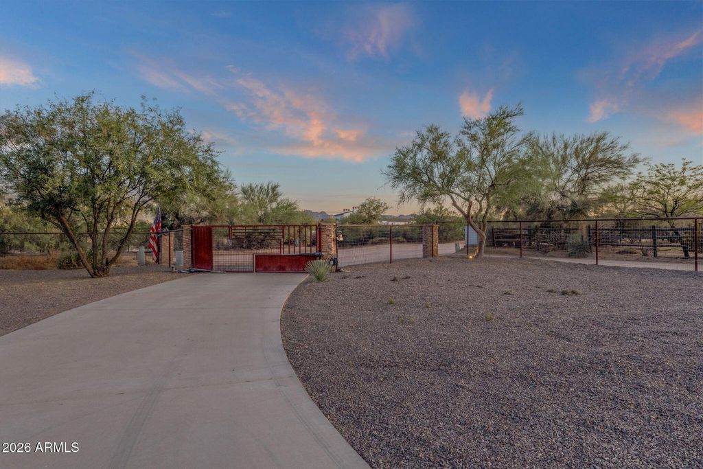 14604 E PEAK VIEW Road, Scottsdale, AZ 85262 — photo 2