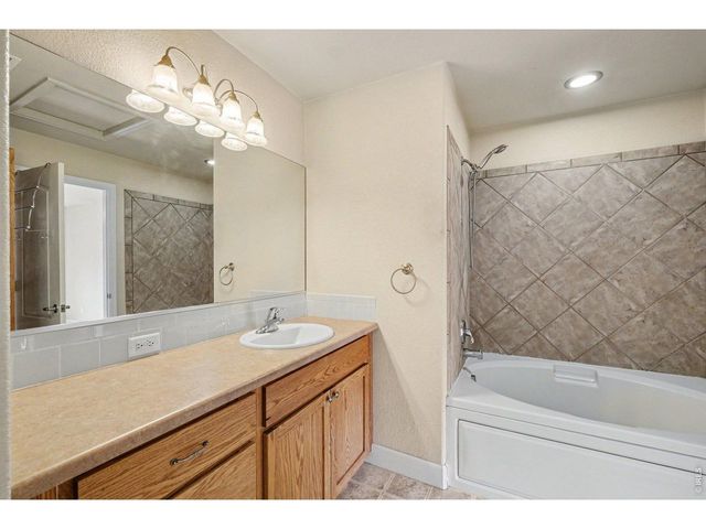 5775 29th St 611, Greeley, CO 80634