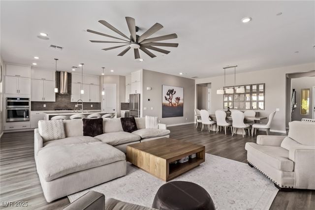 12619 Huckleberry Oak Avenue, Las Vegas, NV 89138