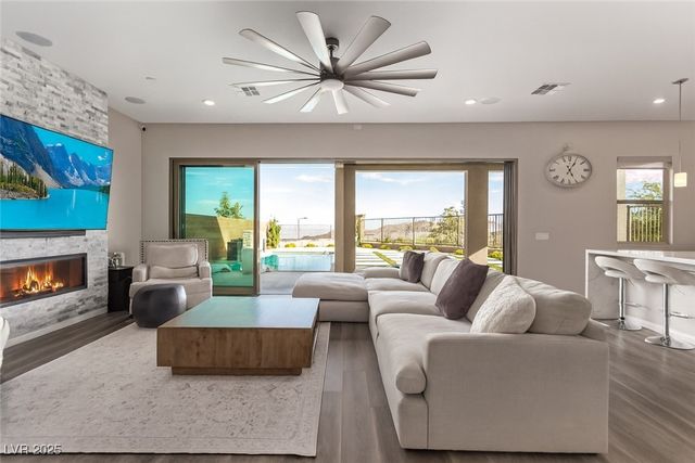 12619 Huckleberry Oak Avenue, Las Vegas, NV 89138