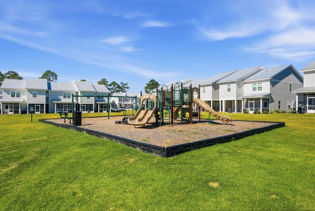 348 N Sand Palm Road, Freeport, FL 32439