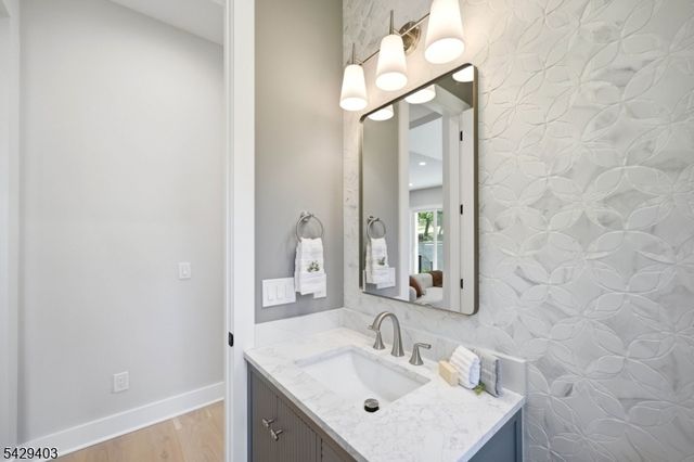 11 Rale Ter, Livingston Twp., NJ 07039