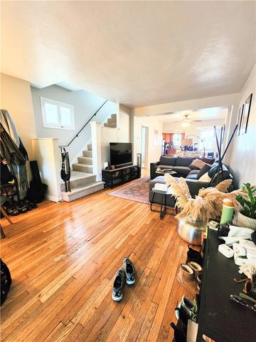 5850 Burchfield Ave, Squirrel Hill, PA 15217
