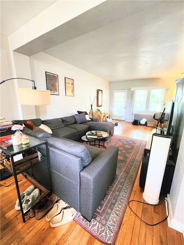 5850 Burchfield Ave, Squirrel Hill, PA 15217