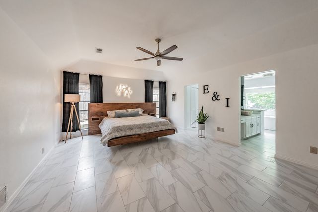 2211 Midhurst Drive, Arlington, TX 76013