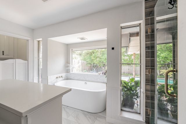 2211 Midhurst Drive, Arlington, TX 76013