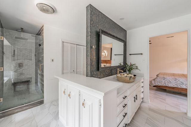 2211 Midhurst Drive, Arlington, TX 76013