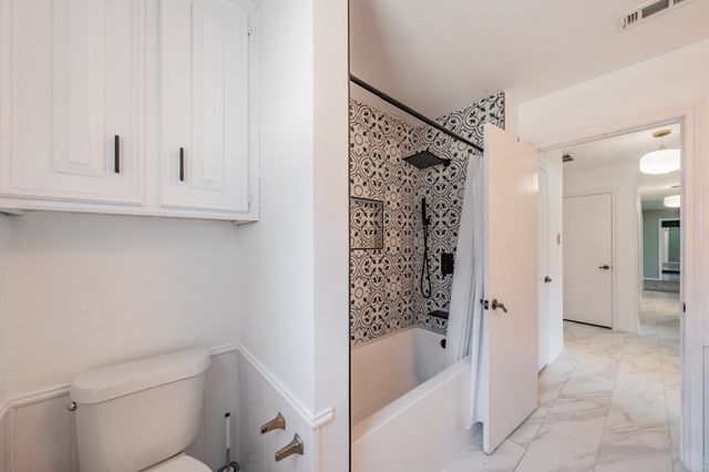 2211 Midhurst Drive, Arlington, TX 76013