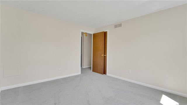 85 Kalyna Drive, Irondequoit, NY 14617