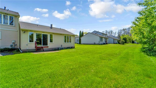 85 Kalyna Drive, Irondequoit, NY 14617