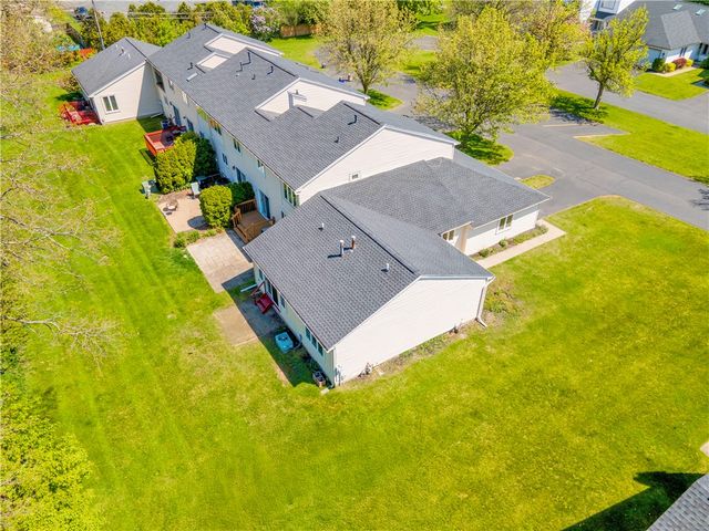 85 Kalyna Drive, Irondequoit, NY 14617