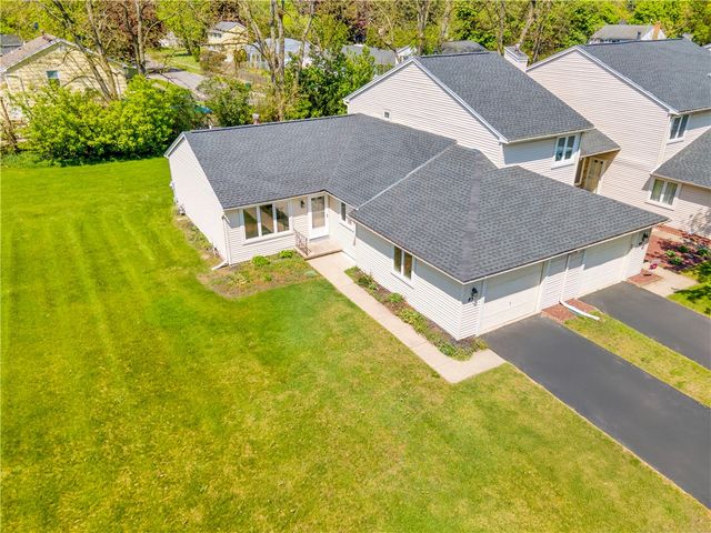 85 Kalyna Drive, Irondequoit, NY 14617