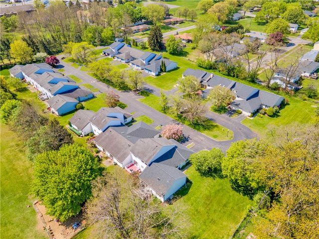 85 Kalyna Drive, Irondequoit, NY 14617