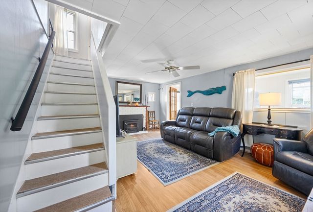 10 Cleveland Ave, Wareham, MA 02532