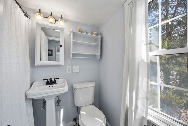 10 Cleveland Ave, Wareham, MA 02532