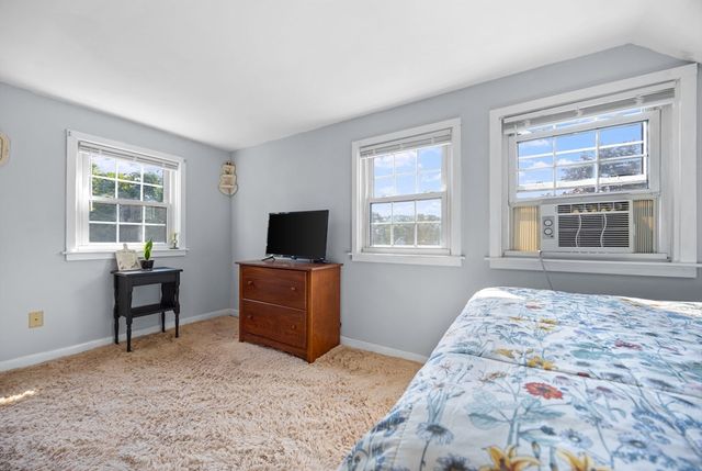 10 Cleveland Ave, Wareham, MA 02532
