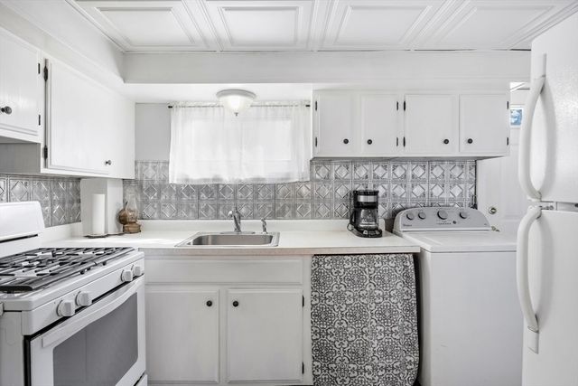 10 Cleveland Ave, Wareham, MA 02532