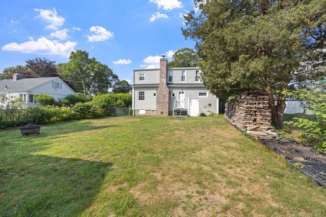 10 Cleveland Ave, Wareham, MA 02532