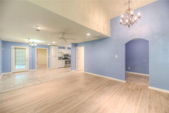 641 Red Clover, Livingston, TX 77351